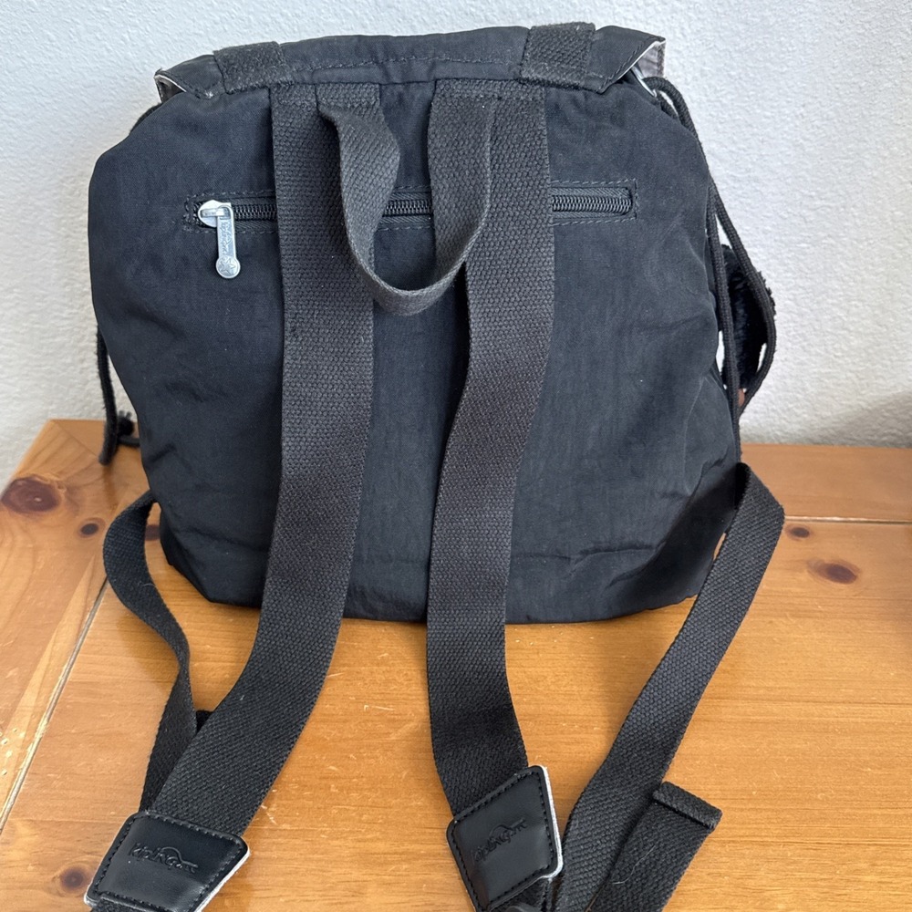 Kipling Joetsu Black Nylon Backpack Drawstring Zipper Pockets Monkey Keychain - Picture 5 of 11